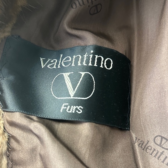 Valentino Elegant Tan Teddy Jacket - Picture 2 of 5